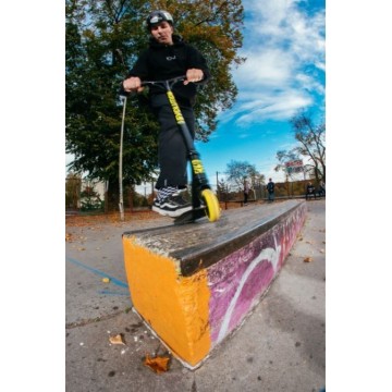 Stunt Scooter Evolution Slick Yellow