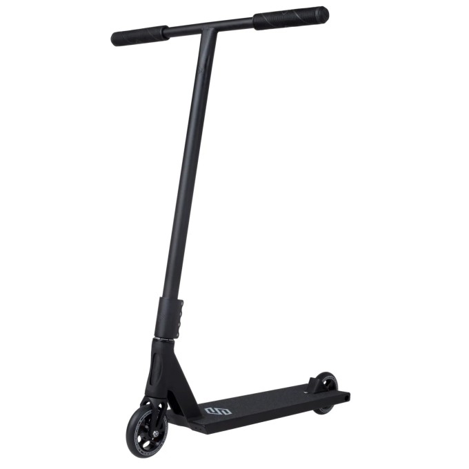 Striker Gravis Pro Scooter (S|Black)