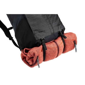 Ventileeritava seljaga seljakott Thule 4517 Nanum 25L Black