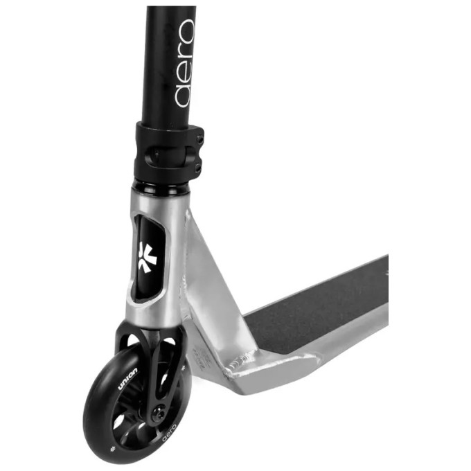 Kevyt freestyle-potkulauta Union Aero Complete S
